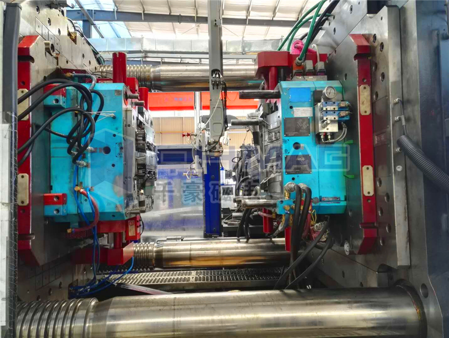 海天1400T三色注塑機磁力模板