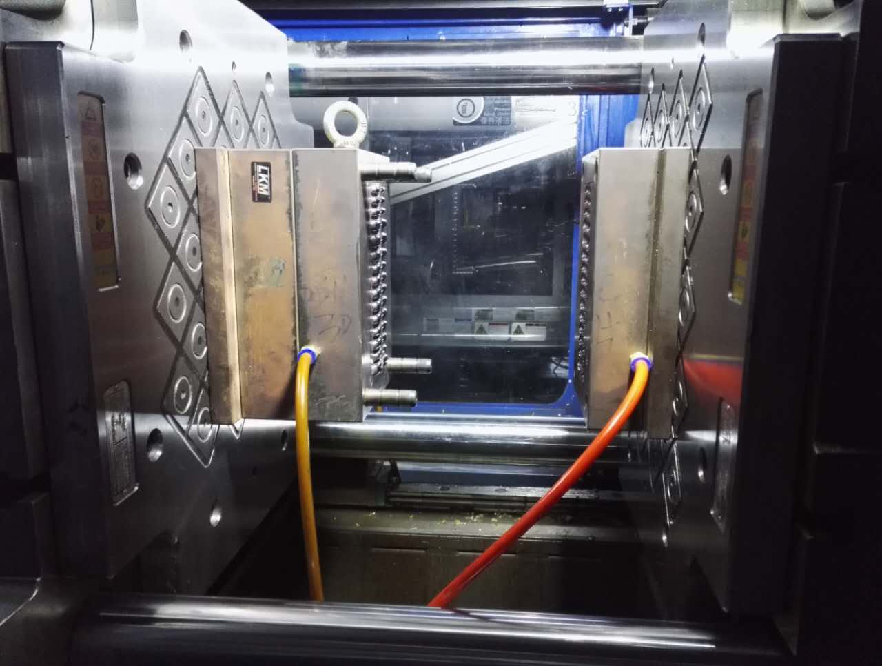 什么是注塑成型？-千豪磁電