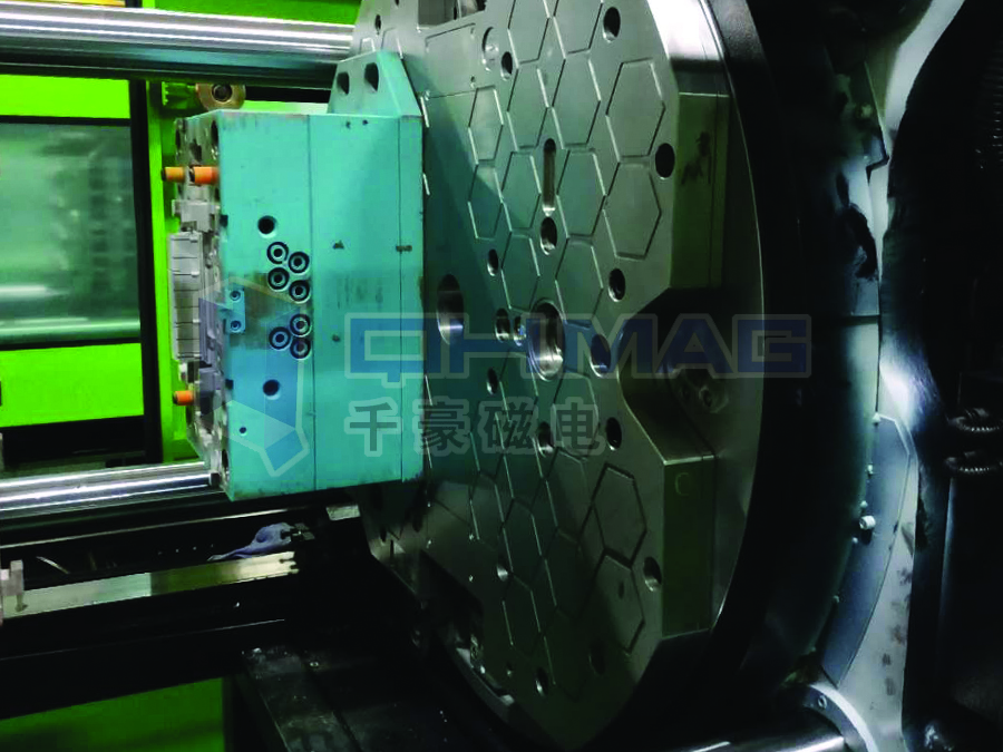 快速換模系統(tǒng)案例—雙色注塑機磁力換模