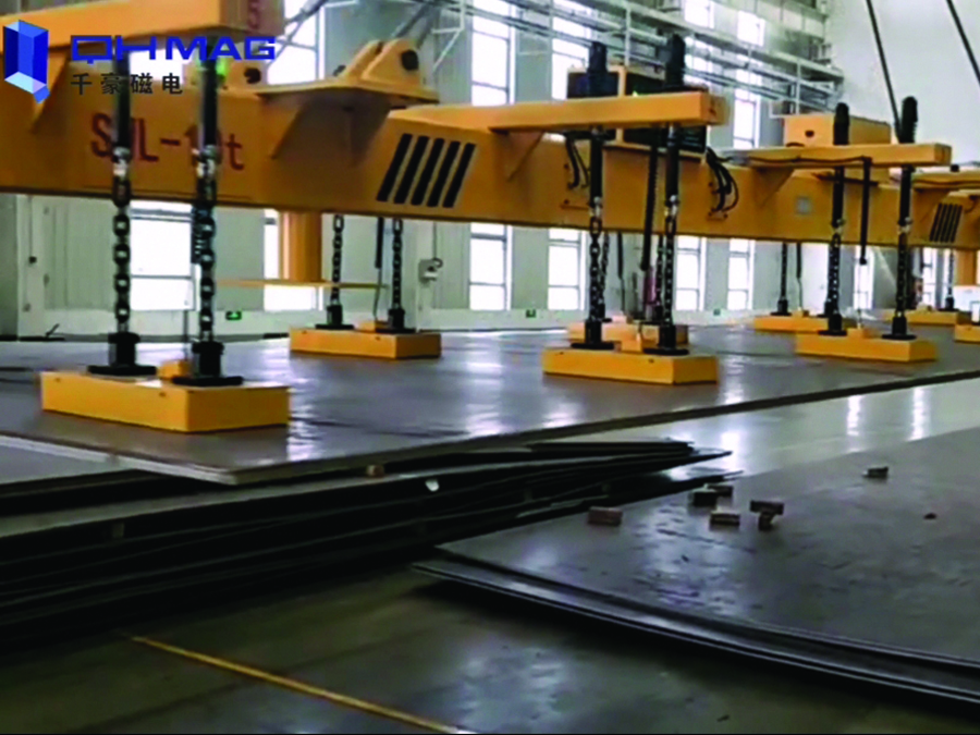 （視頻）鋼板磁力吊：輕輕松松吊運(yùn)8個(gè)毫米厚的的長鋼板！