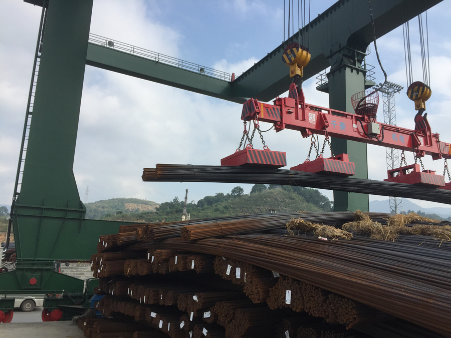 特殊型材的專業(yè)“搬運(yùn)工”—特殊型材電永磁吊具