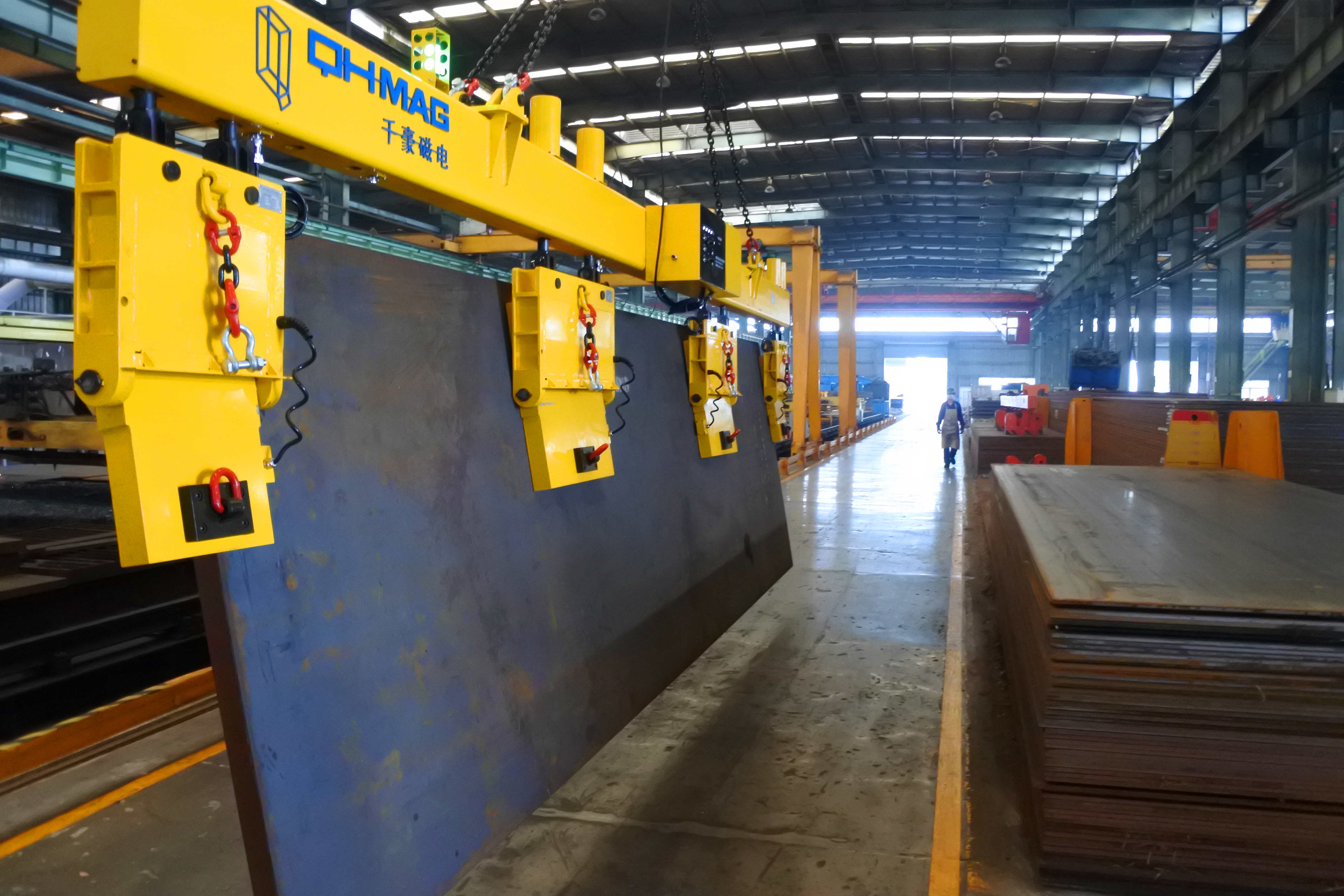 這款國(guó)產(chǎn)起重吊具，能起吊搬運(yùn)上千種工件！三一集團(tuán)都在用