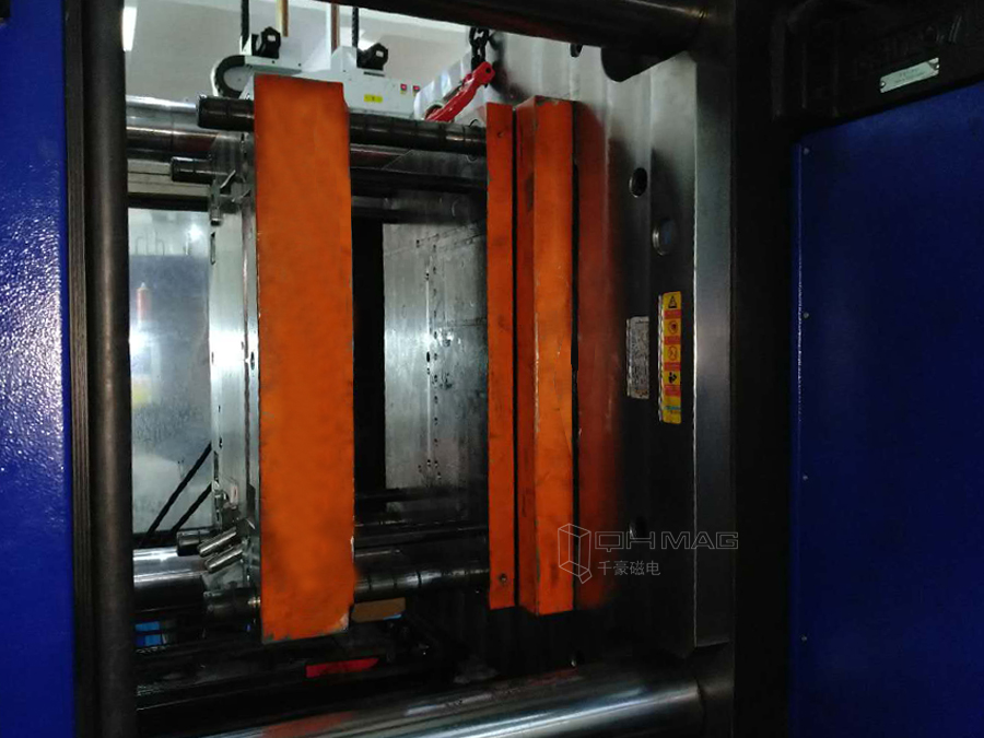 注塑機(jī)換模