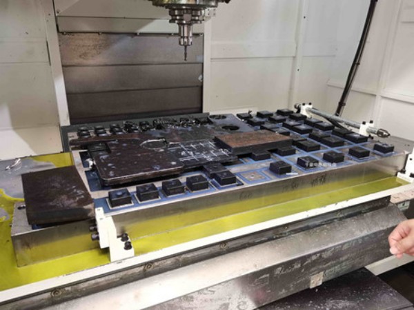 電永磁吸盤(pán),注塑機(jī)快速換模,電永磁起重器